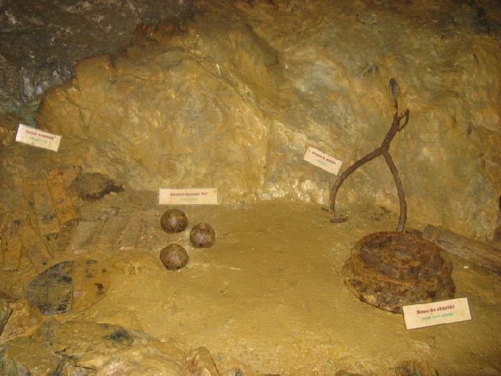 Mine 016.JPG